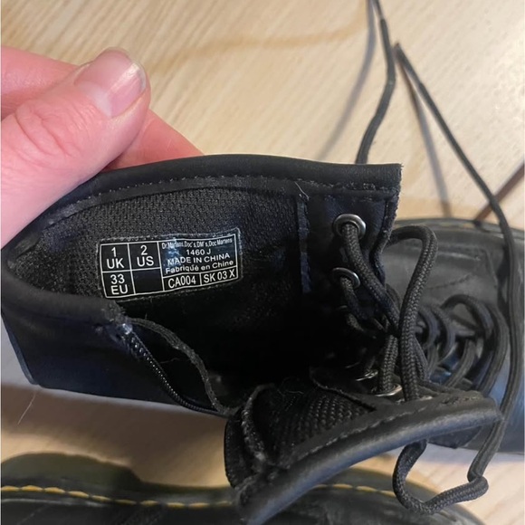 Dr. Martens Kids Black Lace-Up Boots - Picture 6 of 8